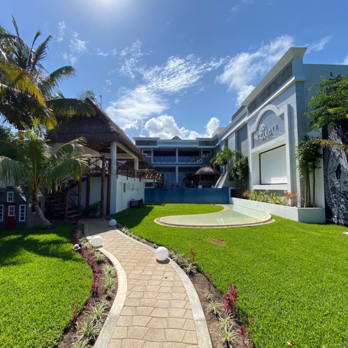 jardín con palapa construction