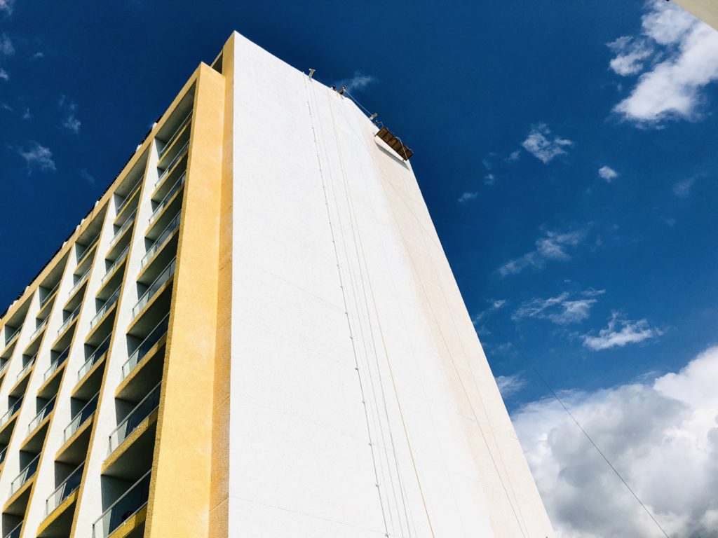 edificio del Hotel Meliá Cozumel en obra