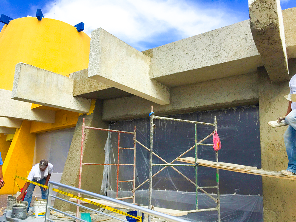 obra en proceso remodelación hotel meliá cozumel